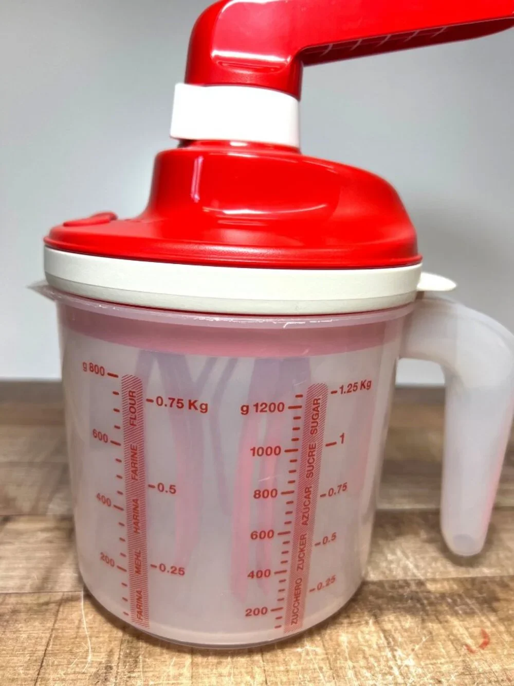 Tupperware Whip N Mix Chef Mixer Batter Bowl 5 Cups 1.2L
